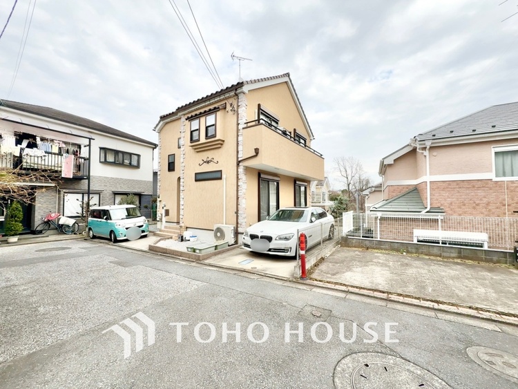 内装 【愛する人達】との幸せな時間をここで楽しむ。耐震性、デザイン、そして対面キッチンを備えたユーティリティー。何も妥協しないライフスタイル。愛する家族を大切にする人達が住まう家。