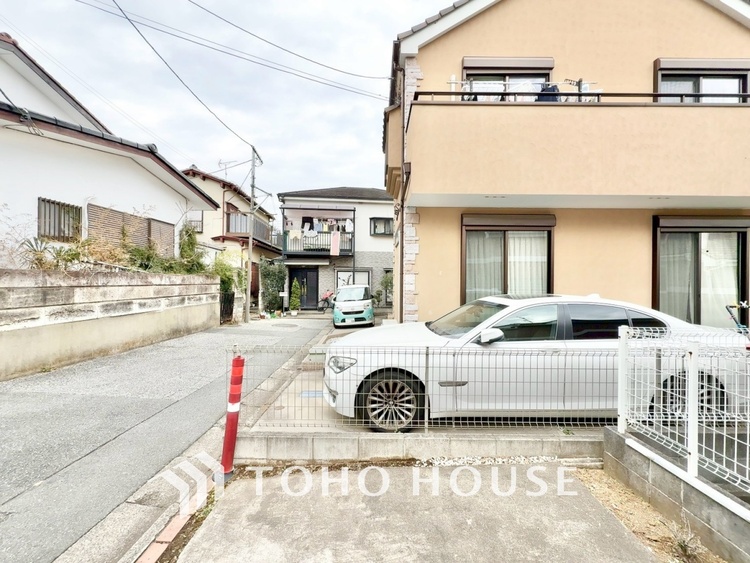 内装 【悠久の時】家族への思いを抱きながら、平和に過ごす悠久の時。あたかかく感じるのは、日当たりだけではない。広く和やかに暮らせる空間と、家族の存在を噛みしめて