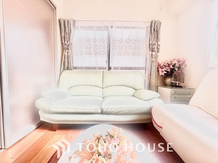 内装 ◆隠された美しさ◆流麗な音楽が流れているような繊細でいながら整然かつ堅牢なこの空間。この空間は確かに美しい。しかし、そこには美しさ以上のものが隠されている。