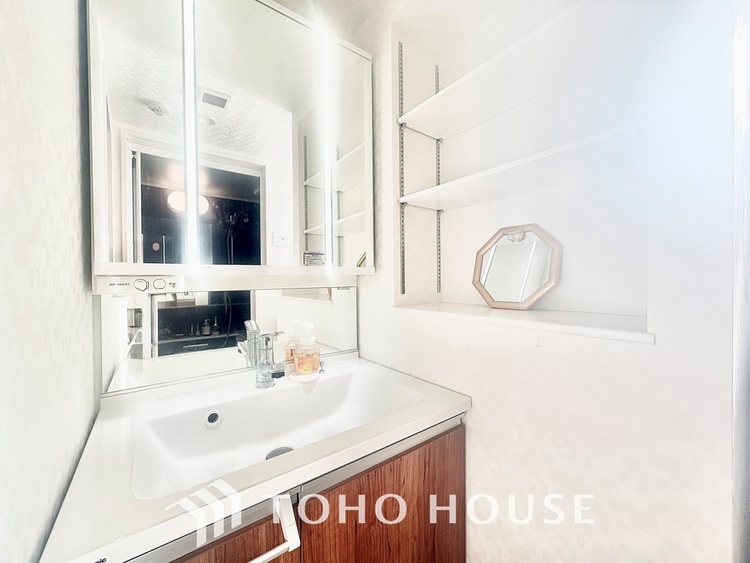 洗面 ◆洗面◆清潔感のある水回り。白で統一されたスタイリッシュな空間。毎日使う場所だから究極にシンプルにこだわりました。