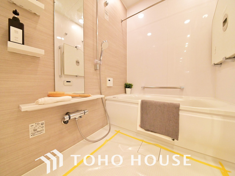 風呂 一日の疲れを癒すバスルームは、心地よいリラックスを叶える清潔感溢れる空間