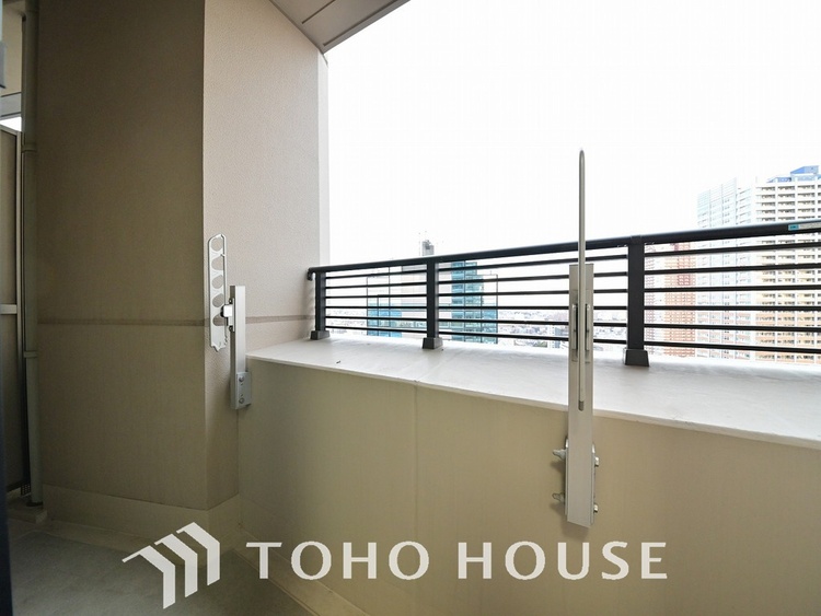 バルコニー 陽当たり良好なバルコニー