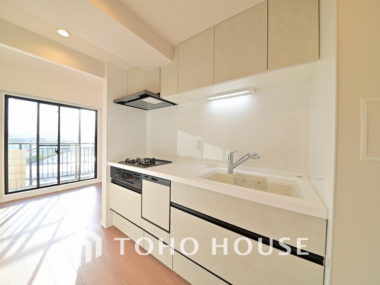 キッチン シンプルな部屋の雰囲気に溶け合うナチュラルキッチン