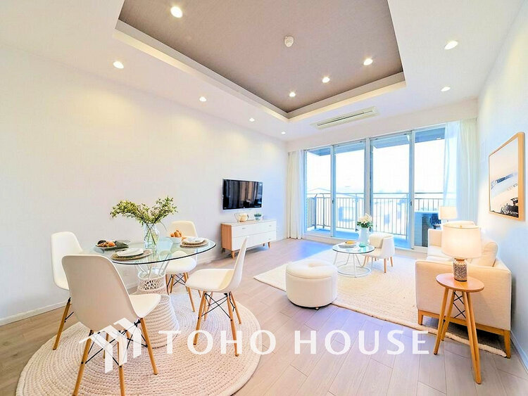 内装 明るいLDKは自然と家族が集まるコミュニケーションの場所に（家具はすべてCGです）