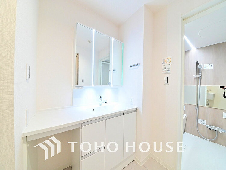 洗面 大きな洗面鏡付き、朝の身支度も楽しくなりますね