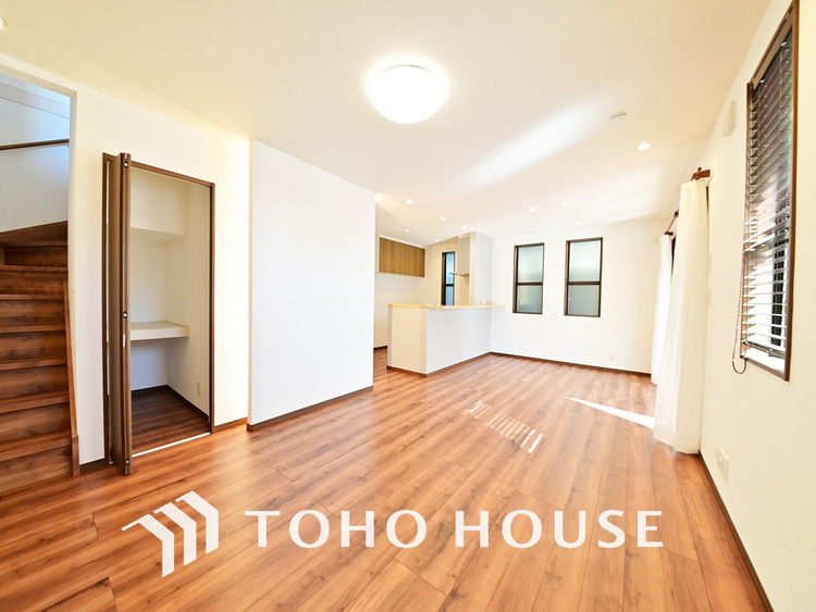 内装 柔らかな陽のそそぐ心地よいリビングダイニング