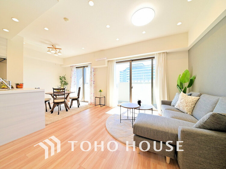 内装 明るいLDKは自然と家族が集まるコミュニケーションの場所に