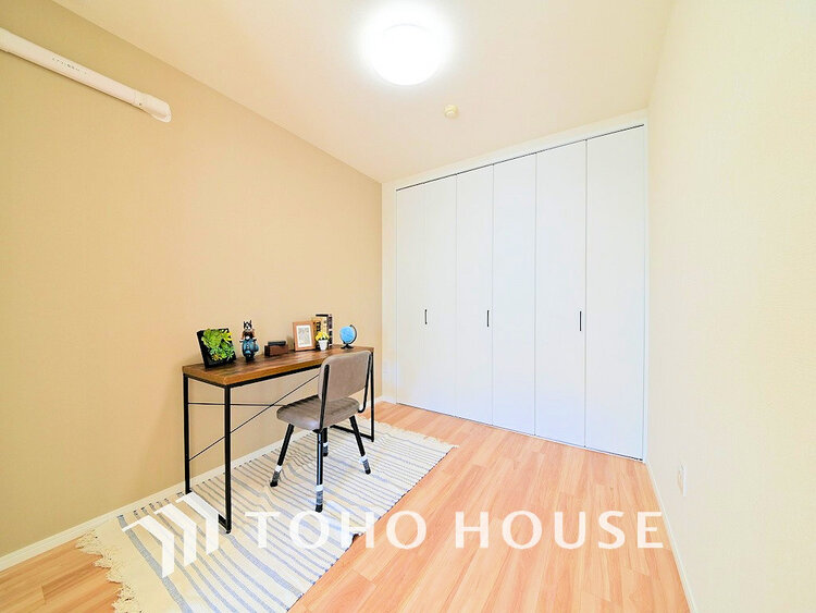 内装 シンプルですっきりとした室内は飽きのこない居心地の良い雰囲気