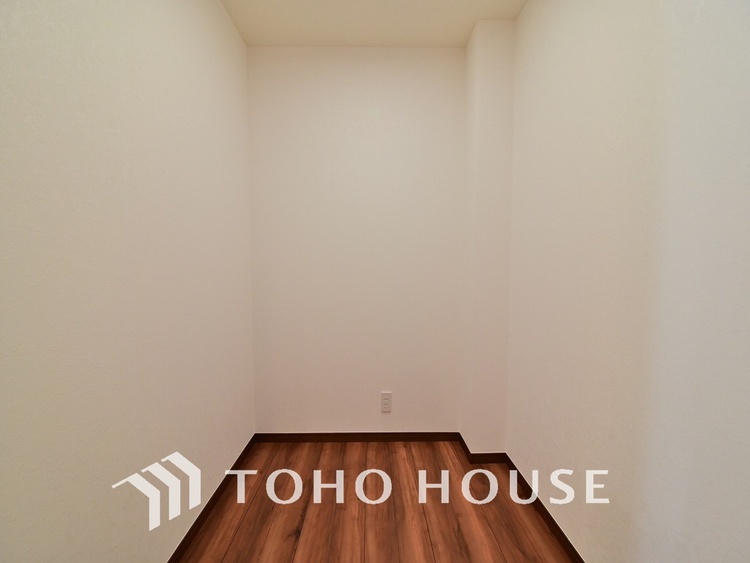 収納 便利なパントリー付き、片付けにくいキッチン周りも安心の収納スペース