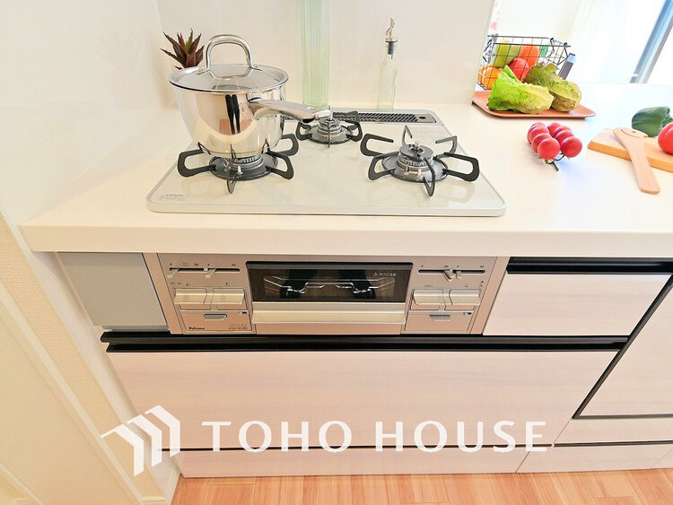 その他 3口ガスコンロで効率よくお料理できますね