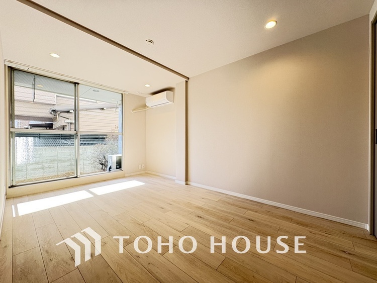 内装 広がりのある住空間、家族が集まるリビング・ダイニング