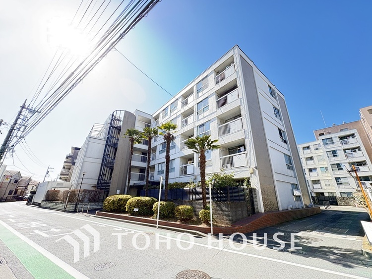 外観 〜「狛江」駅より徒歩9分〜専用庭付きリフォーム済みマンション〜南向きのため陽当り良好〜