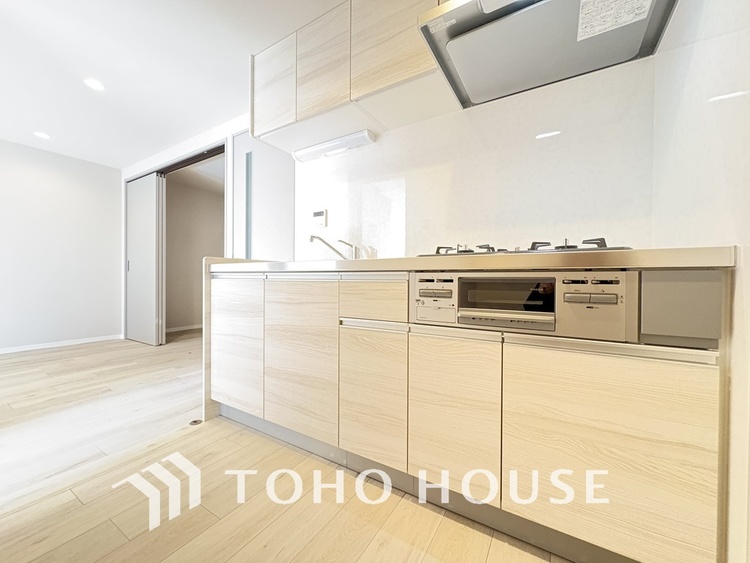 キッチン シンプルな部屋の雰囲気に溶け合うナチュラルキッチン