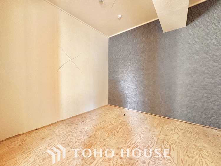 内装 《改装中》感性を育むプライベートルームはシンプルでスマートな空間。好みの空間で読書をしたり、音楽を聞いたりと一人の時間も充実したものにできます。