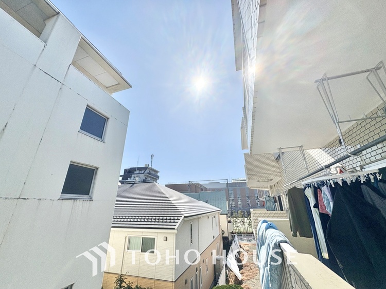 その他 バルコニーからの眺望は開放感にあふれ、心安らぐひととき。