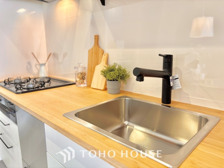 キッチン 家族の笑い声が響く、明るいキッチン。楽しい料理の時間が、思い出を作ります。