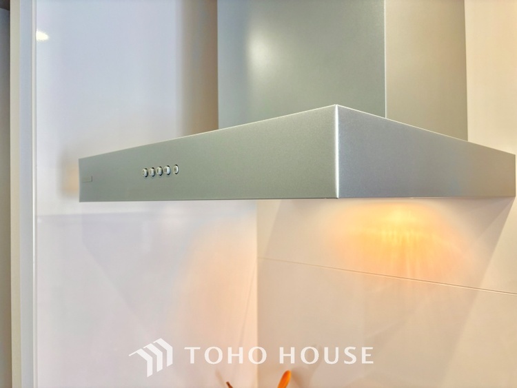 キッチン 時を超えて愛されるデザインが、日常を特別なひとときへと昇華させます。この場所から、心満たされる豊かな食卓が始まります。