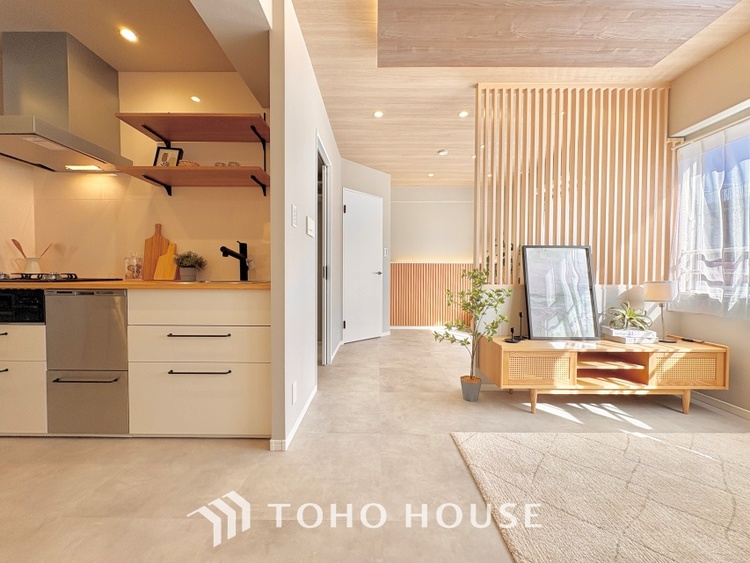 キッチン 時を超えて愛されるデザインが、日常を特別なひとときへと昇華させます。この場所から、心満たされる豊かな食卓が始まります。