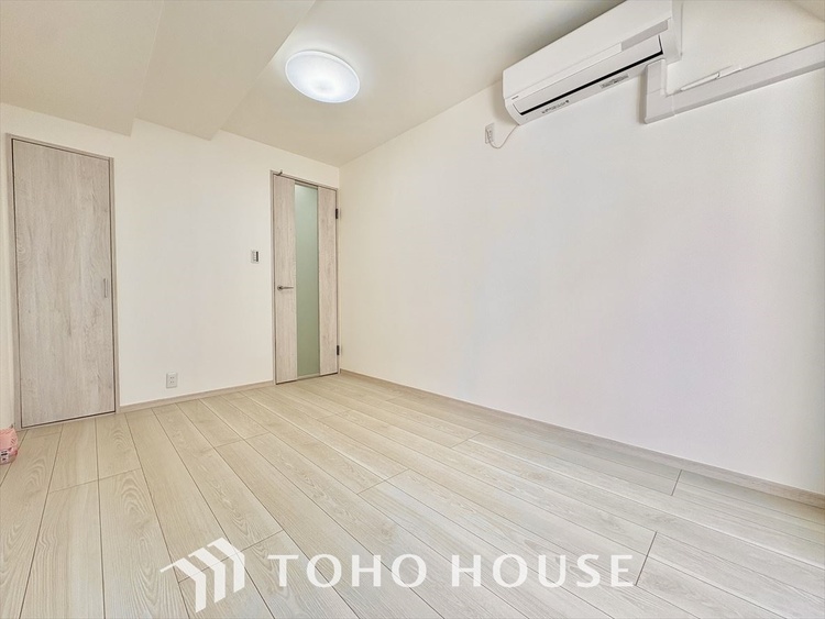 内装 寝室は一日の疲れを癒す大切な空間。快適で落ち着けるおすすめの間取りです。