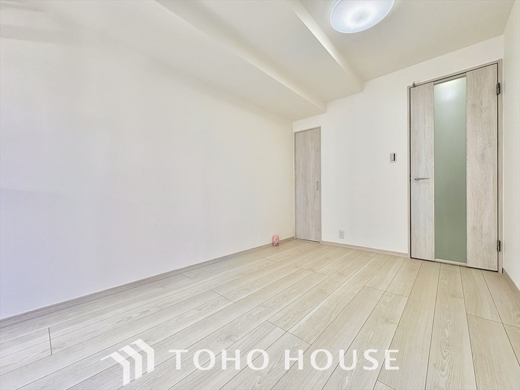 内装 【Private room】感性を育むプライベートルームはシンプルでスマートな空間。好みの空間で読書をしたり、音楽を聞いたりと一人の時間も充実したものにできます。