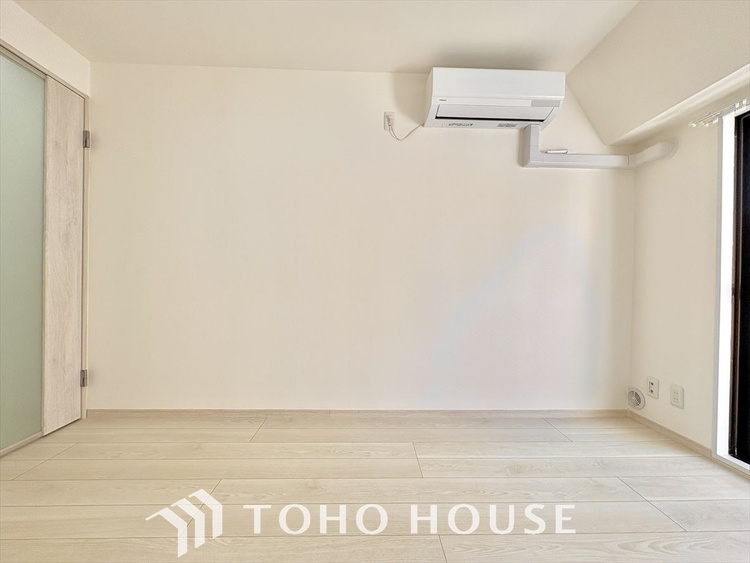 内装 洗練されたデザインと大きな広がりを持つリビングは、安心感と気品に満ちたひとときを叶える住まいの象徴です。