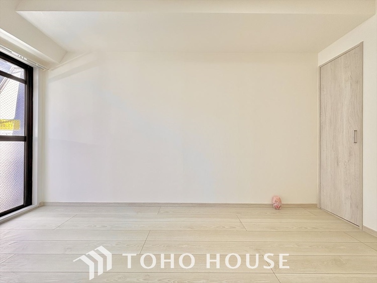 内装 寝室は一日の疲れを癒す大切な空間。快適で落ち着けるおすすめの間取りです。