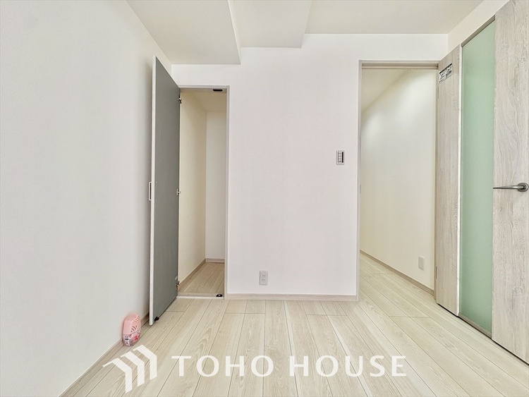 内装 大きく開放的なリビングは、家族が自然と集まり、安心して過ごせる憩いの場所。ゆとりある空間が暮らしに心地よさを届けます。