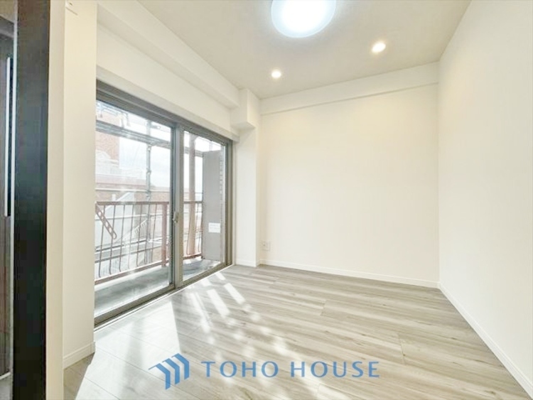 内装 ◆癒しの空間◆室内構成に拘り採光とセンスを散りばめた空間。それは『柔らかさ』に似た素敵な居場所。そこに暮らす人のことを考えつくり出したものは『癒し』という心地よい居場所なんだと思う