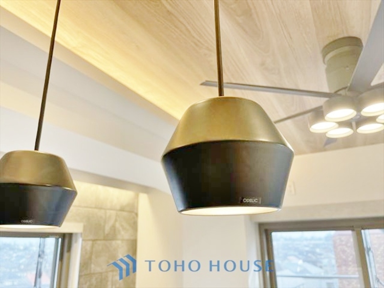 内装 ◆隠された美しさ◆流麗な音楽が流れているような繊細でいながら整然かつ堅牢なこの空間。この空間は確かに美しい。しかし、そこには美しさ以上のものが隠されている。