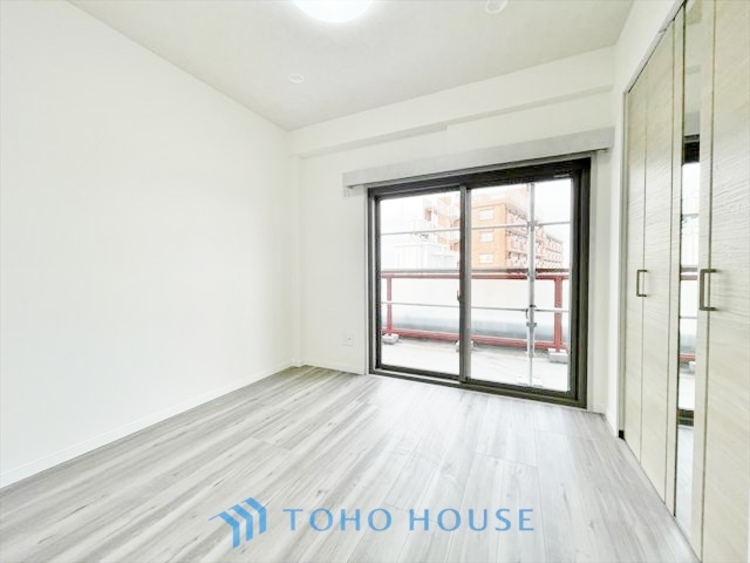 内装 ◆色彩◆この空間に放たれた光は華美なまでに演出されたデザイン。流れる時をより芳醇なコーヒーの様な色彩奏でるアダージョ。そして情景豊かな作品のような暮らしがイメージできる。