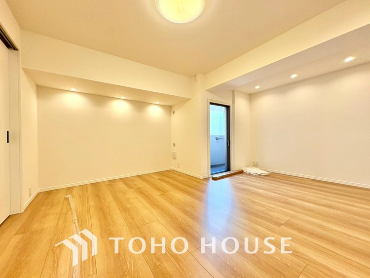 内装 【LIVING】◆扉を◆開くとこの景色。家族の”おかえり”の声が聞こえてきそう。