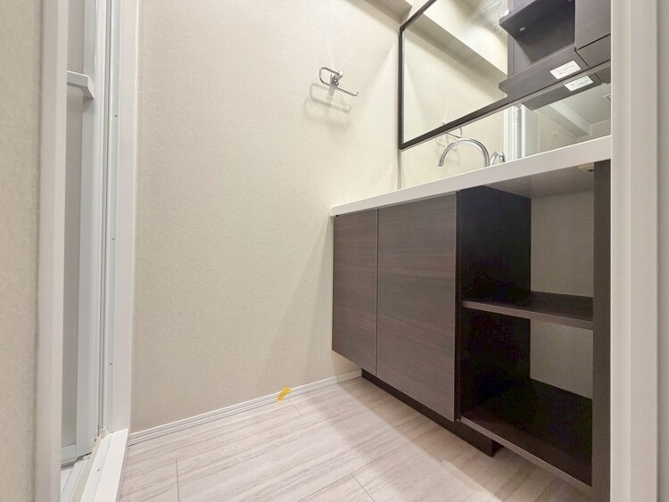 その他 十分な広さの脱衣所。