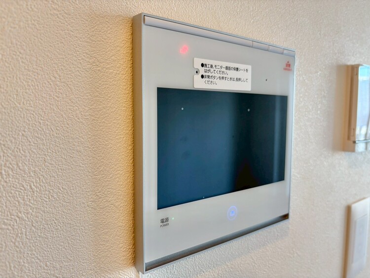 設備 誰が来てもわかる様にモニター付きインターホンを設置。