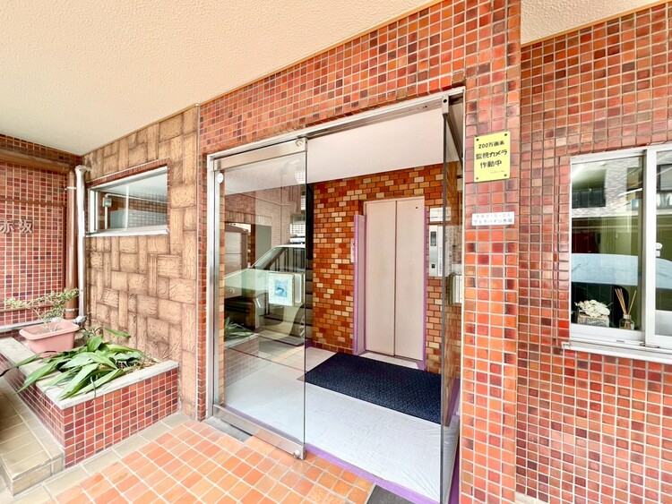 その他 上質感漂う玄関アプローチです。