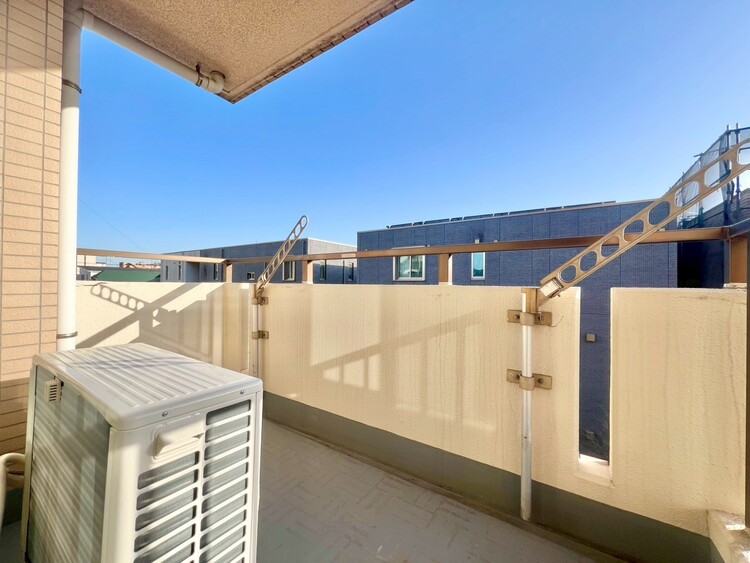 その他 朝の澄んだ空気や、夕方に吹く清々しい風を感じられるバルコニー。