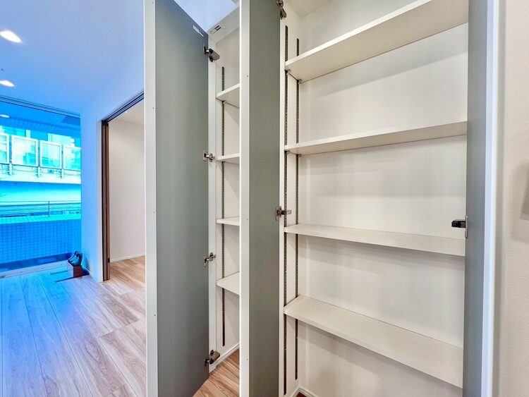 その他 家電やスーツケース、ストック品など何でも片付く嬉しい空間です。