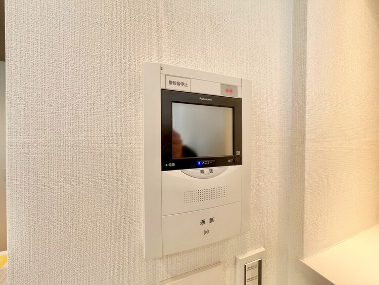 その他 誰が来てもわかる様にモニター付きインターホンを設置。