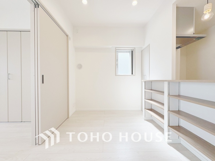 内装 【LIVING】◆陽光◆が差し込む。この開放的なLDKに家族の笑顔が集う。家族が一緒に過ごす空間は明るく、そして居心地よく。