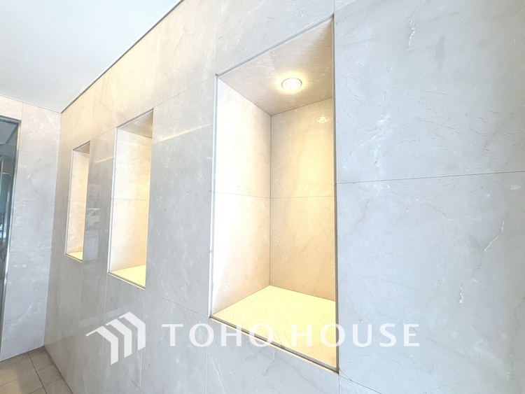 その他 【ENTRANCE】◆そびえ立つ◆我が家のシンボル。遠くの空が赤く染まる夕べが待ち遠しい。