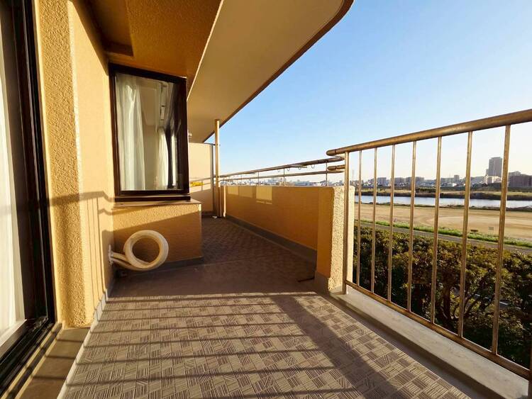 その他 朝の澄んだ空気や、夕方に吹く清々しい風を感じられるバルコニー。