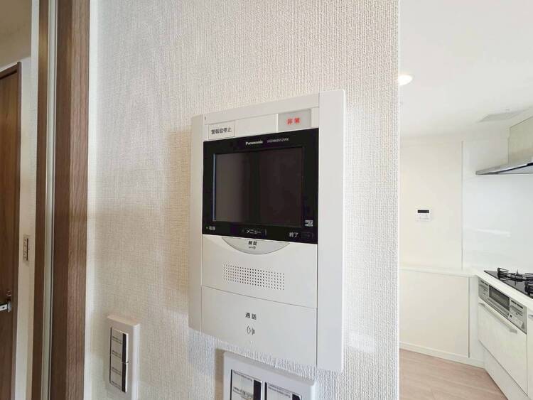 その他 誰が来てもわかる様にモニター付きインターホンを設置。
