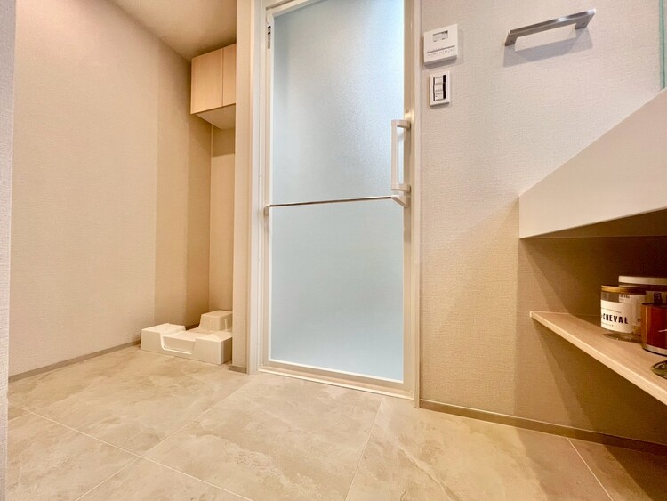 その他 十分な広さの脱衣所。