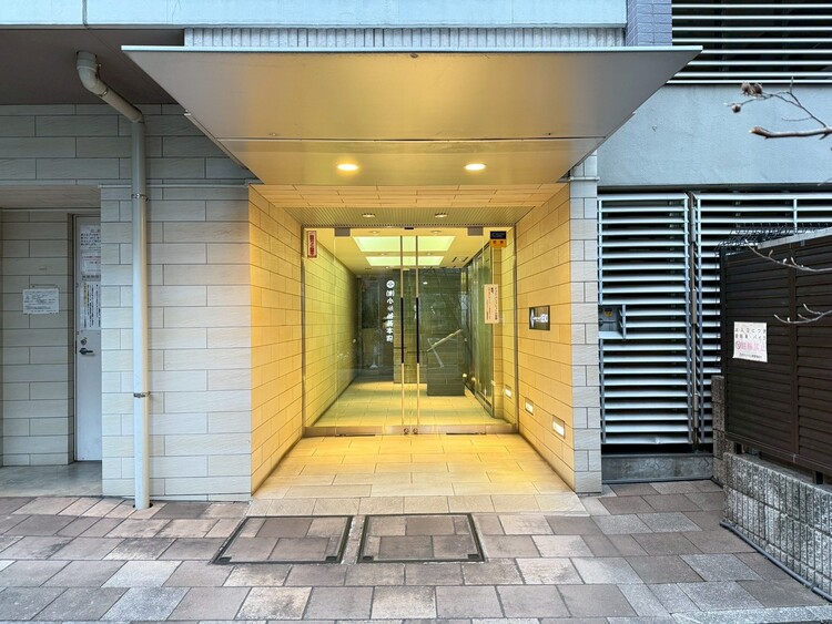 その他 上質感漂う玄関アプローチです。