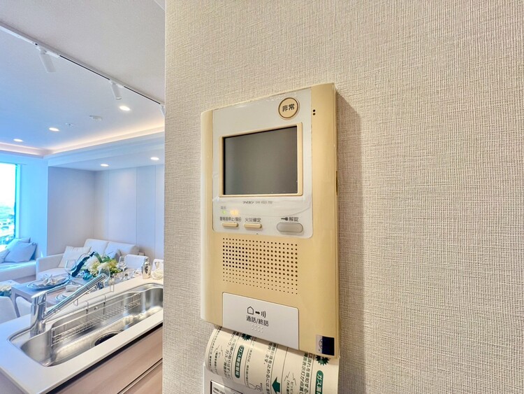 その他 誰が来てもわかる様にモニター付きインターホンを設置。