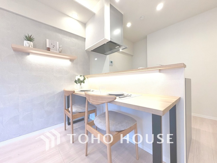 内装 【LIVING】◆陽光◆が差し込む。この開放的なLDKに家族の笑顔が集う。家族が一緒に過ごす空間は明るく、そして居心地よく。