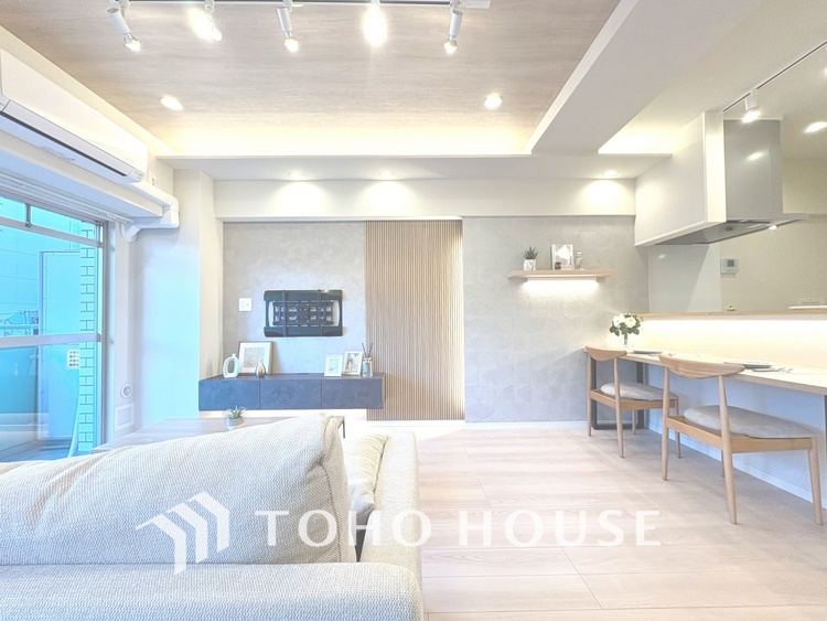 内装 【LIVING】◆住む喜び、楽しさ、感動◆を君と共有したい。いつまでもずっと家族を見渡せるこの広い空間で。