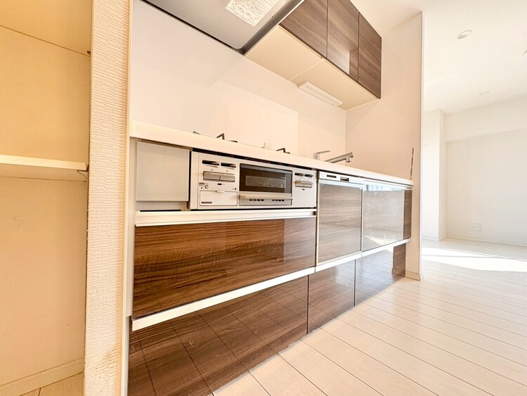 その他 開放感のあるキッチンスペース。調理をしながら、会話も弾みそうですね。