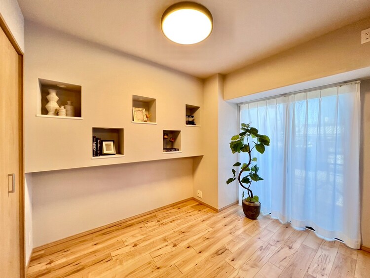 その他 清かで艶やかな時間をもたらしてくれる室内です。