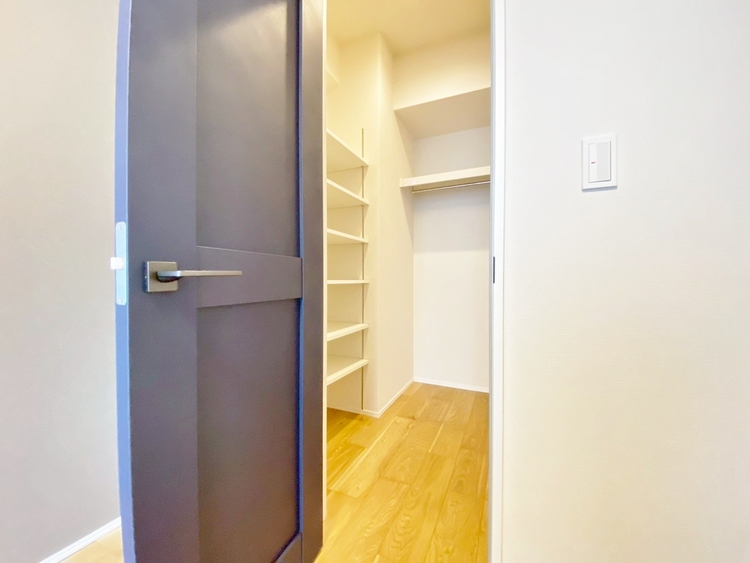 その他 家電やスーツケース、ストック品など何でも片付く嬉しい空間です。