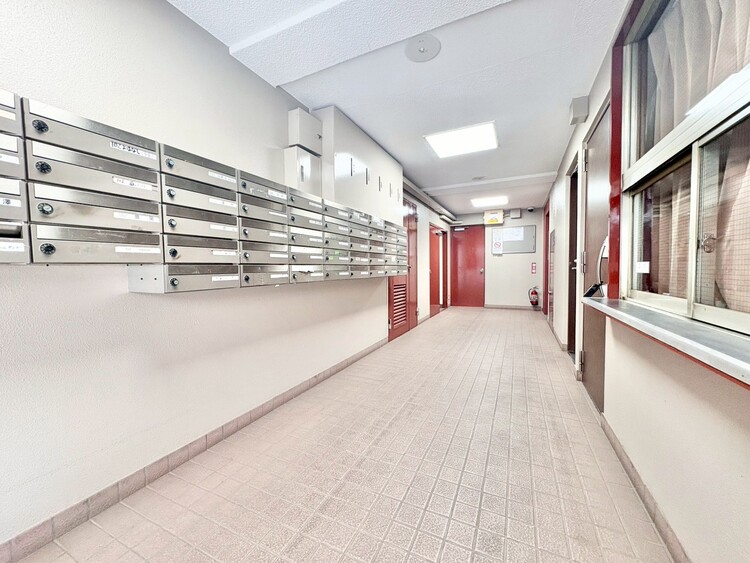 その他 上質感漂う玄関アプローチです。